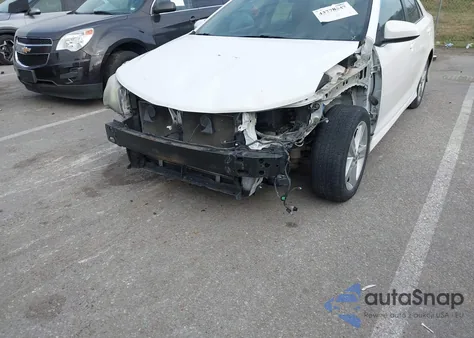 2014 Toyota Camry Se z USA, uszkodzony, nr VIN 4T1BF1FK2EU396689